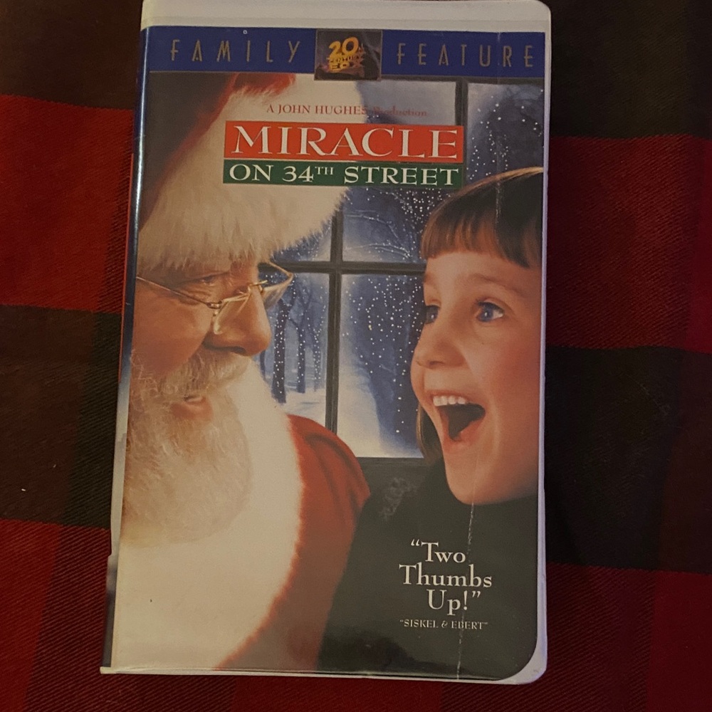 5/25
Miracle on 34th Street VHS Tape